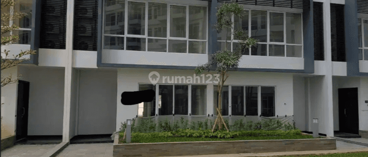 Town House Puri Mansion 4+1 BR Fully Furnished, Kembangan 1