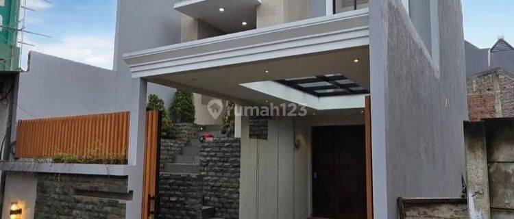 Rumah Modern Glass  Lantai Didalam Komplek Dekat Tol  1