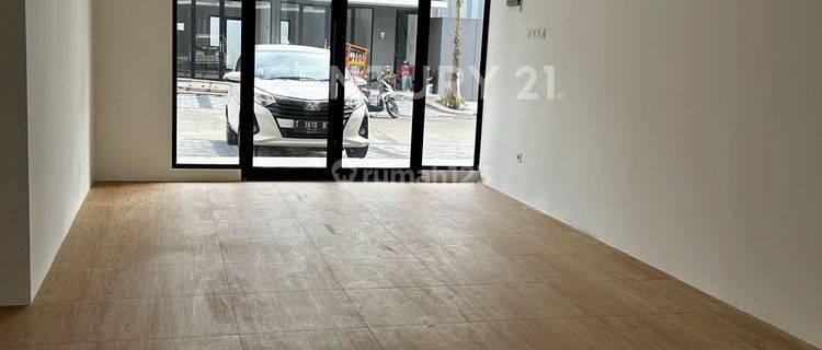 Ruko Uptown Lippo Cikarang    Disewakan. Lantai 1.  Segera 1