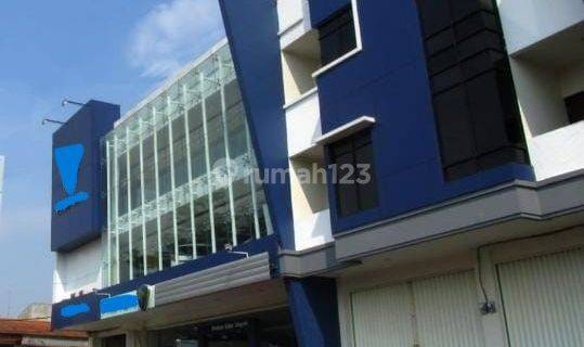 Jual Atau Sewa Gedung 4 Lantai Lt 1.354m2 Ex Showroom di Depok 1