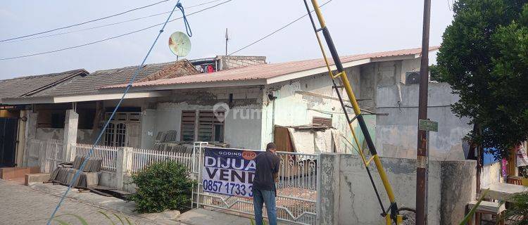 Rumah hoek,cocok untuk kost,ruko.bebas banjir,lokasi strategis dan padat penduduk 1