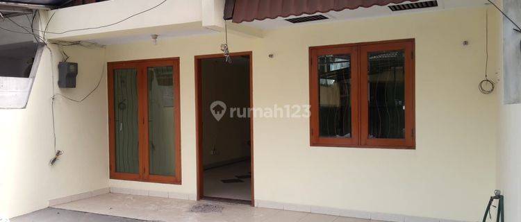 Rumah Cantik Siap Huni 2 Lantai Semi Furnish Di Gading Indah Utara 1