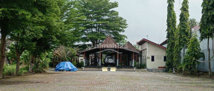 Ruang Usaha Luas Cocok Resto Dkt Kampus Ugm, Uii Dan Ringroad Utara 1