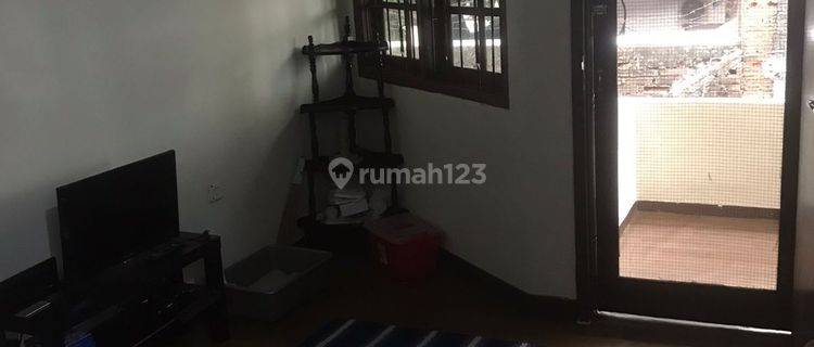 Rumah Luas Dipinggir Jalan  Raya Utama 1