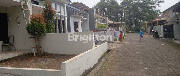 RUMAH PESAN BANGUN BISA KPR DI VILLA DELIMA UNGARAN 1