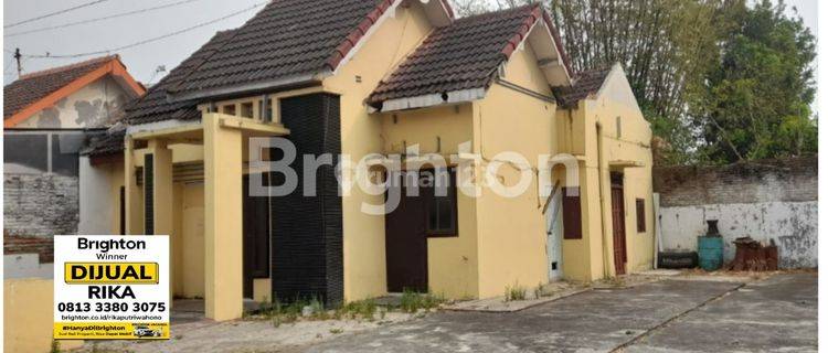 Rumah 2 kavling Di Perumahan Mrican Kediri 1