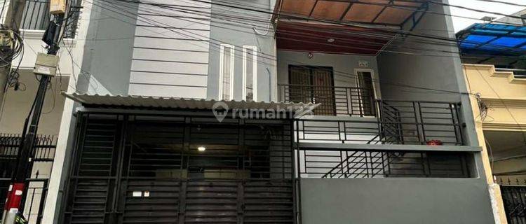 Rumah di Sunter Agung Utara 3,5 lantai luas tanah 88m2 bangunan 216m2 5+1 kamar tidur Bagus SHM hadap selatan di Sunter Jakarta Utara 1