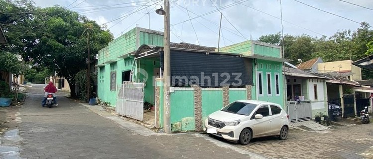 Semi Furnished Residence Hook at Taman Warnasari Indah 1