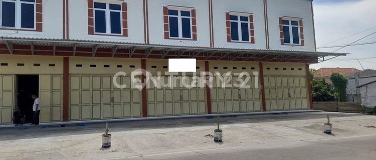 Semi 3-Storey Shop House on Kasunyatan Road, Suitable for Business 1