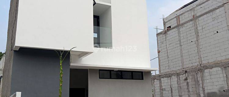 Rumah 2 Lantai SHM Modern Exclusive Siap Akad Dekat Stasiun Depok 1