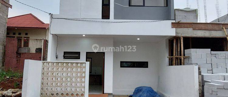 Rumah 2 Lantai SHM Modern Dekat Stasiun Depok dan GDC  1