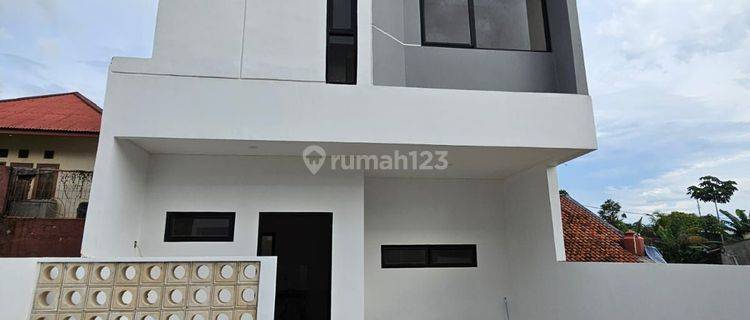 Rumah 2 Lantai SHM Modern Siap Akad Dekat Stasiun Depok dan GDC  1