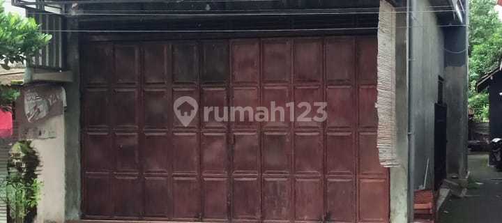 Tulungagung shop house for sale cheap by the roadside 1