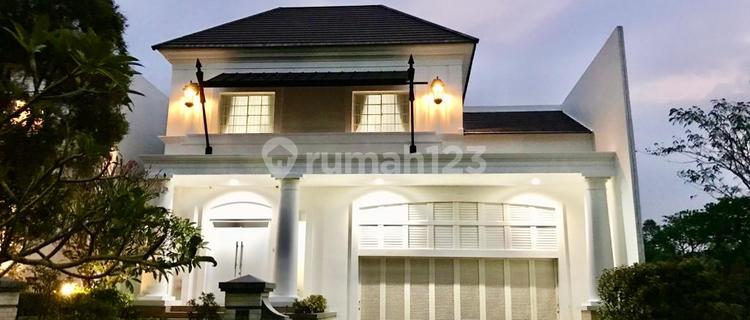 DISEWAKAN RUMAH MEWAH DAN CANTIK KONDISI RAPIH ADA KOLAM RENANG 1