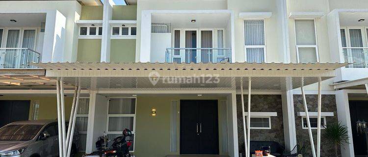 Dijual Rumah Mewah 2 Lantai, Fully Furnished, Strategis di Perumahan Green Resort, Alang-alang Lebar, Palembang 1