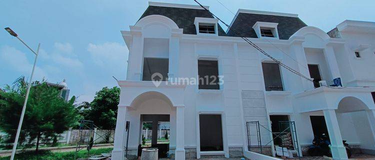 Rumah Mewah Ala American Classic di Pusat Kota Palembang 1