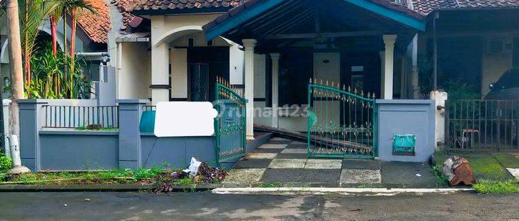 Dijual Rumah Nyaman dan Bebas Banjir di Villa Dago Pamulang 1