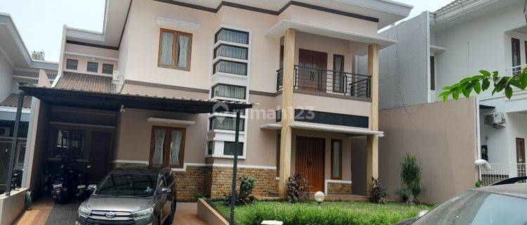 Rumah Modern 2 Lantai di Kebagusan Teras Depan Belakang 1