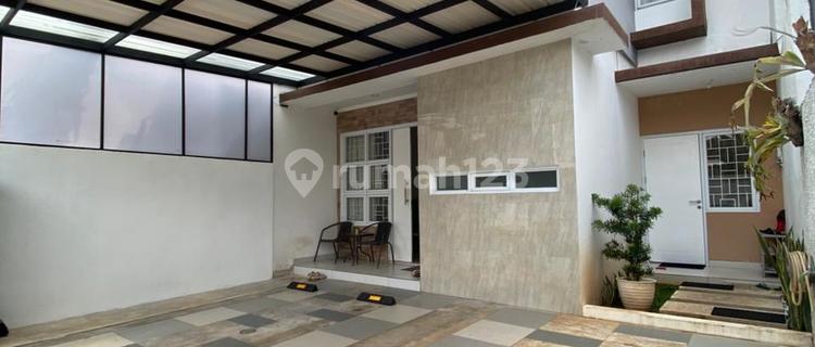 Modern Minimalist House in a Premium & Strategic Complex in Cinere 1