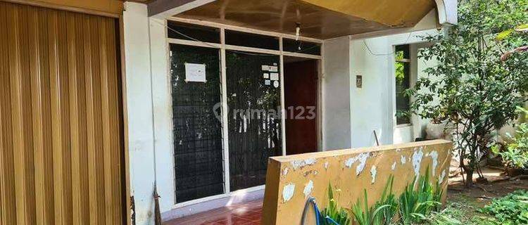 Rumah Lama Terawat jl.Golf Arcamanik Endah dekat Senam Indah SHM 1