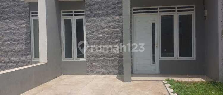 Nice Minimalist Modern House with SHM, One Step to Ciparay Square 1