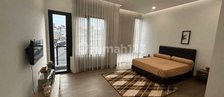 RUMAH MEWAH DAN NYAMAN DI PETOJO JAKARTA PUSAT 1