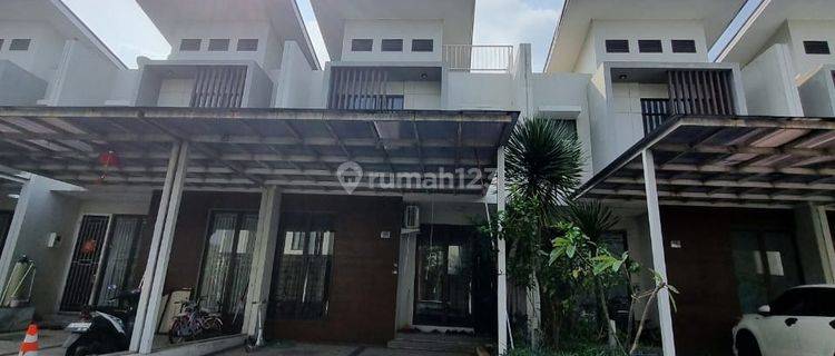 Rumah 2.5 Lantai Bagus Siap Huni SHM JGC 1