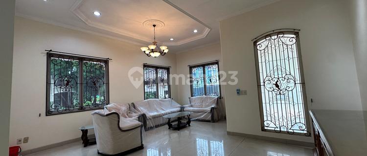 Rumah bagus 2lantai semi furnish,aman di Bukit Gading Mediterania 1