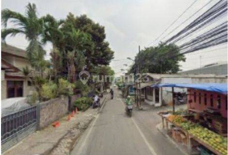 Sebidang Tanah Datar di Pancoran, Pengadegan Utara 1