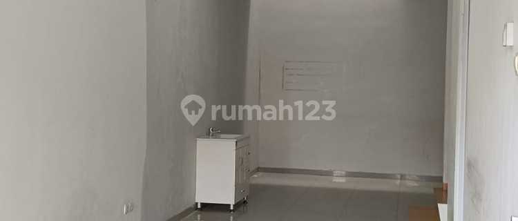 DI KONTRAKAN/FOR RENT RUMAH SIAP HUNI @ KBP 2.5 LANTAILT  = 108 M2 ,  LM = 6 MTRP.   = 18 MTR LB  = 168 M2KM = 2.  KT = 3.HARGA SEWA 65JT/THN NEGOOTATAR JINGGA KARTIKA INFO : 08221857xxxxTEGUH BUDIMAN/XMAC 1