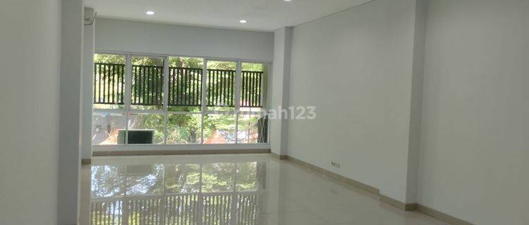 Disewakan Ruko Modern 2 Lantai di Menteng 1