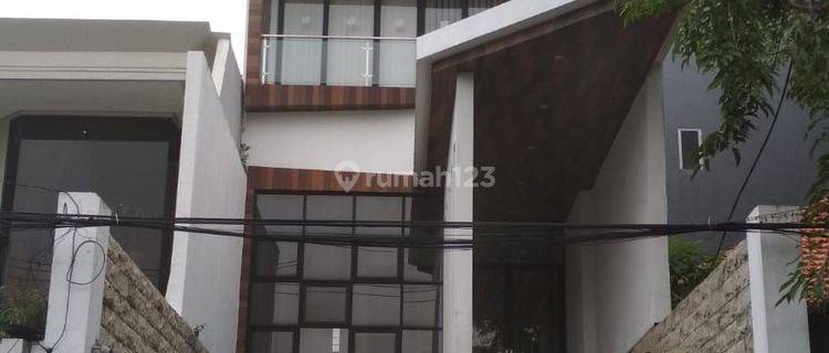 Rumah 4 Lt cocok buat kantor di Embong Kaliasin Genteng Surabaya 1