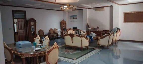 Di Kan Rumah Mewah Dengan Furnished Area Batununggal 1