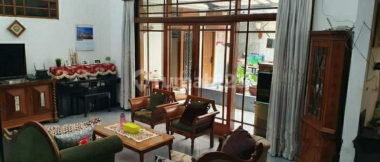  Dijual Rumah 2 Lantai Bagus SHM di Jl Tubagus Ismail, Bandung 1