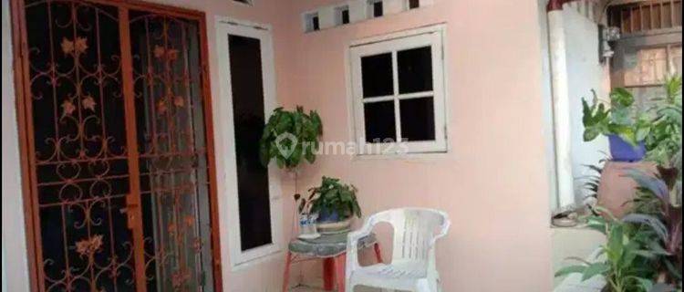 Rumah 2 Lantai Bagus Unfurnished SHM di Rempoa Tangerang 1