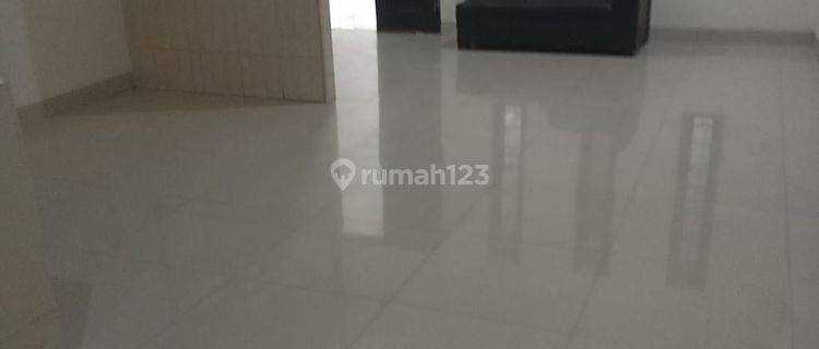 Rumah 3lt 5x15 75m2 3kt SHM di Jl Setia Jaya Jelambar Grogol 1