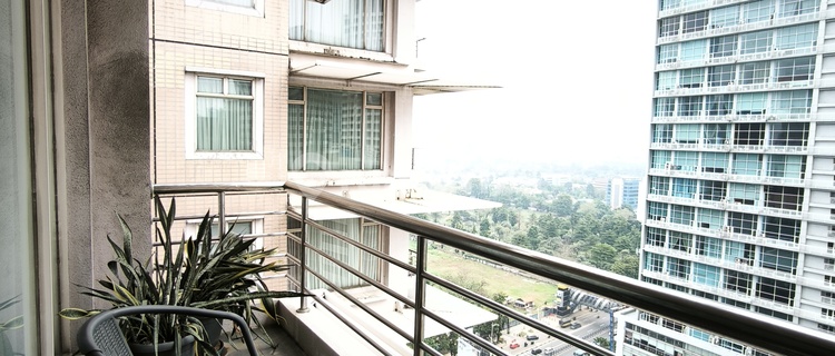 Apartment Istana Sahid Lt.18E di pusat kota Jakarta Full Furnished 1