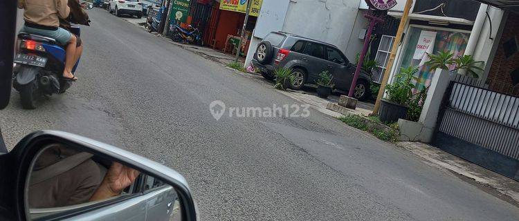 Dijusl Rumah 2 Lantai Samping Jalan Raya  SHM Di Galaxy 1