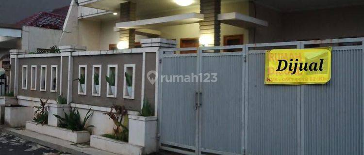 Dijual Rumah Bagus Semifurnished Dekat Toll di Cimanggu Permai 1