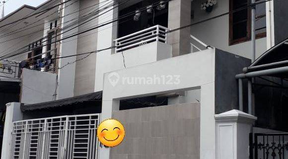 Rumah 3 Lantai Kemanggisan Dekat Binus Jakbar 1