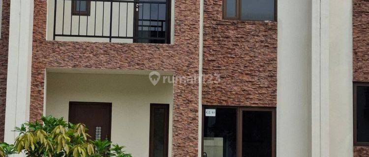 Rumah 2 Lantai Bagus Semi Furnished SHM di Sawangan Depok 1