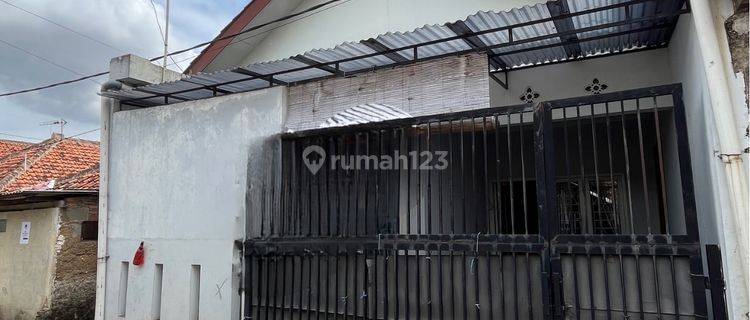 Rumah Asri Di Tengah Pemukiman Penduduk  1