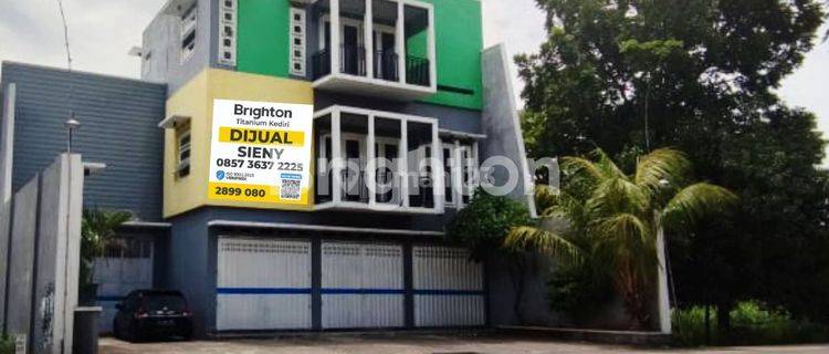 RUKO 3 LANTAI DI NOL JALAN RAYA LOCERET NGANJUK 1