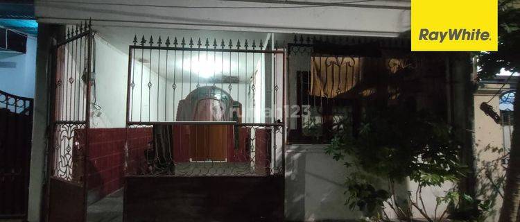 Disewakan Rumah di Jl Ikan Mungsing Perak Surabaya 1