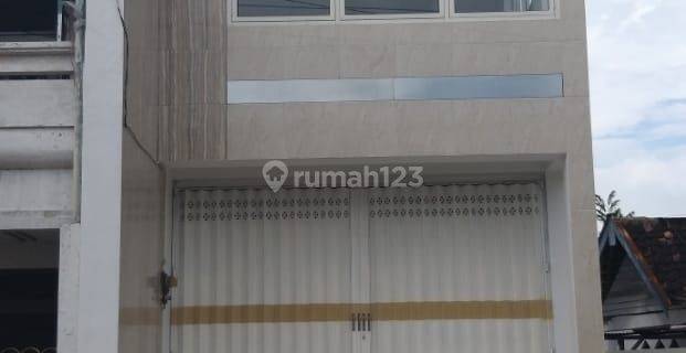 Dijual Ruko 3 Lantai SHM di Jalan Pahlawan Probolinggo 1