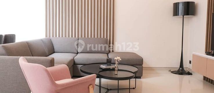 Luxury house in the Setra Dago Antapani complex. 1