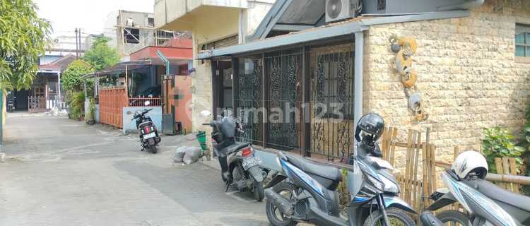 House for 300 million in the city, 2 minutes to Taman Sari, close to Pasty Market 1