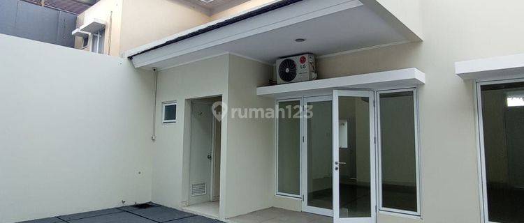 Disewakan Rumah Cantik 2 Lantai Siap Huni Bebas Banjir di di Cluster West Esplanade Grand Wisata Tambun 1