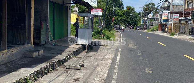 Shop House, 400m² Area, by the Main Road in Singaraja Kubutambahan 1