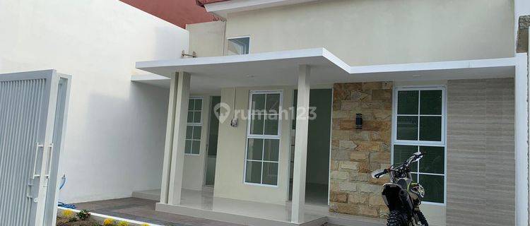 Dijual Rumah Modern Minimalis Kondisi Baru Di Perumahan Yang Nyaman Di Kota Kediri 1